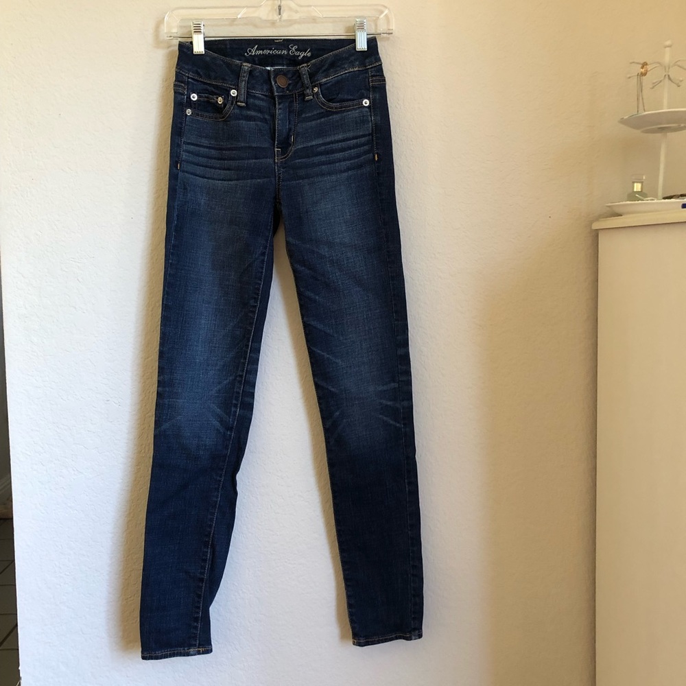 LIKE NEW American Eagle Super Stretch High Waisted Skinny Jeans 0
